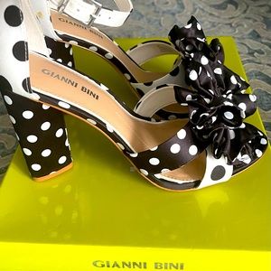 Gianni Bini Dress Shoes size 8M